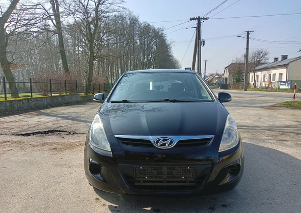 Hyundai i20 cena 14700 przebieg: 154640, rok produkcji 2012 z Gostynin małe 211